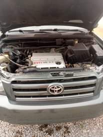 A picture of Toyota Highlander 06