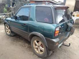 A picture of 2001 Toyota RAV4