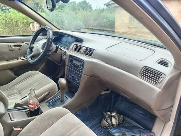 A picture of Very clean first body Toyota Camry drop light pencil very