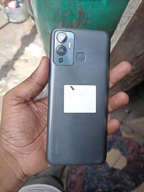 A picture of infinix Hot 12play