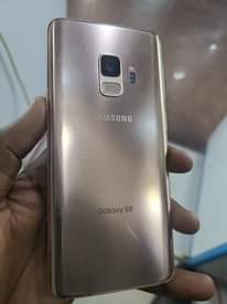 A picture of SAMSUNG S9 AT 190000.