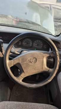 A picture of Toyota Noah OLD MODEL