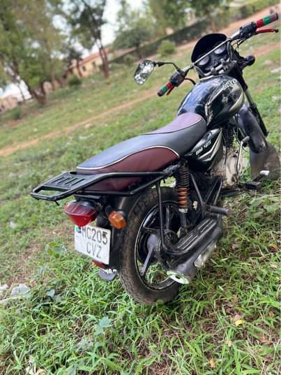 A picture of PIKI PIKI KALLY AINA BOXER 125 C IMETUNZWA VZUR SANA