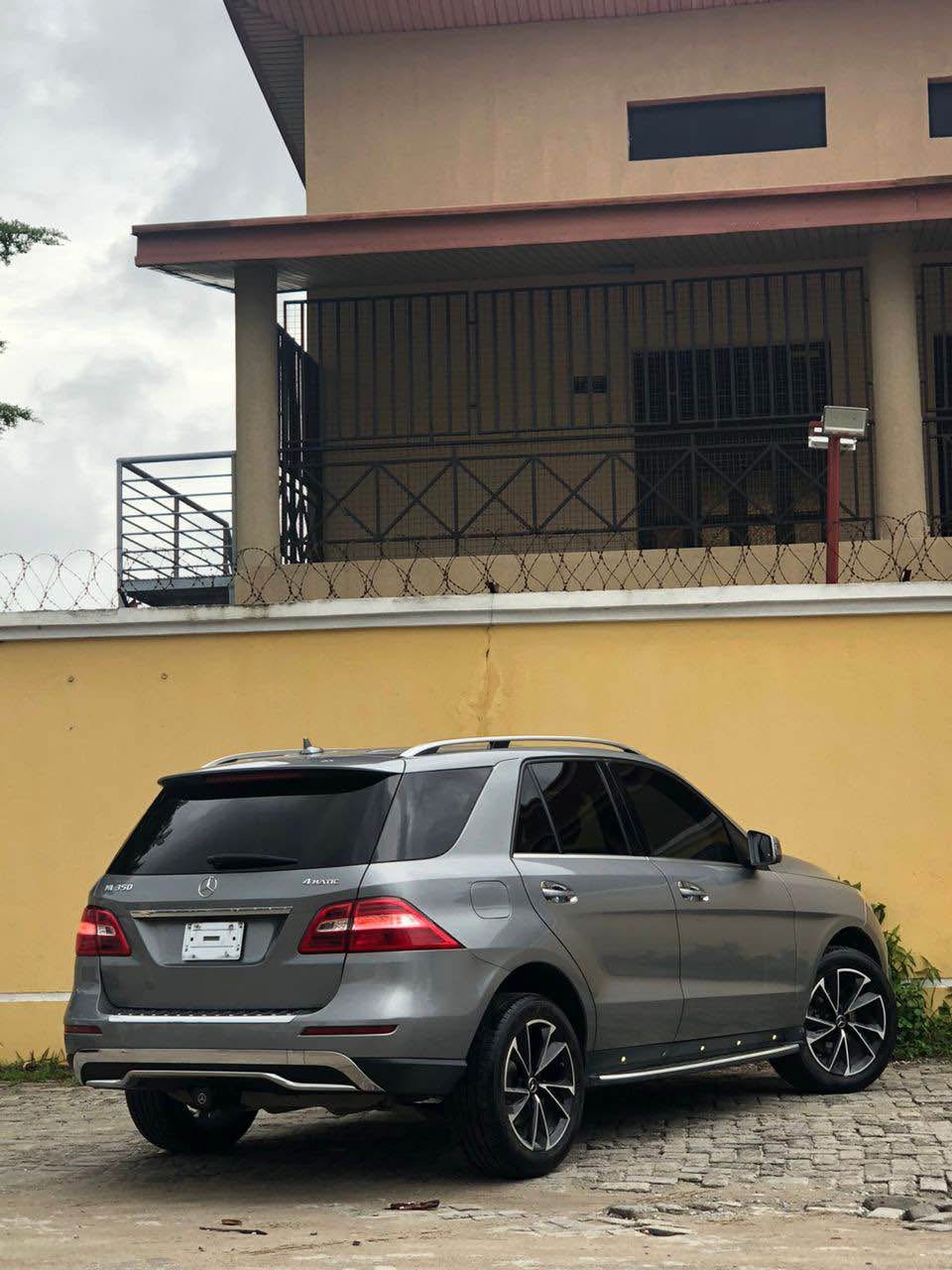 A picture of Mercedes Benz ML350 2015 registered first body 23.5m
