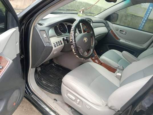 A picture of 2006 Toyota Highlander 3 seater