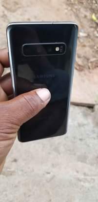 A picture of S10 samsung
