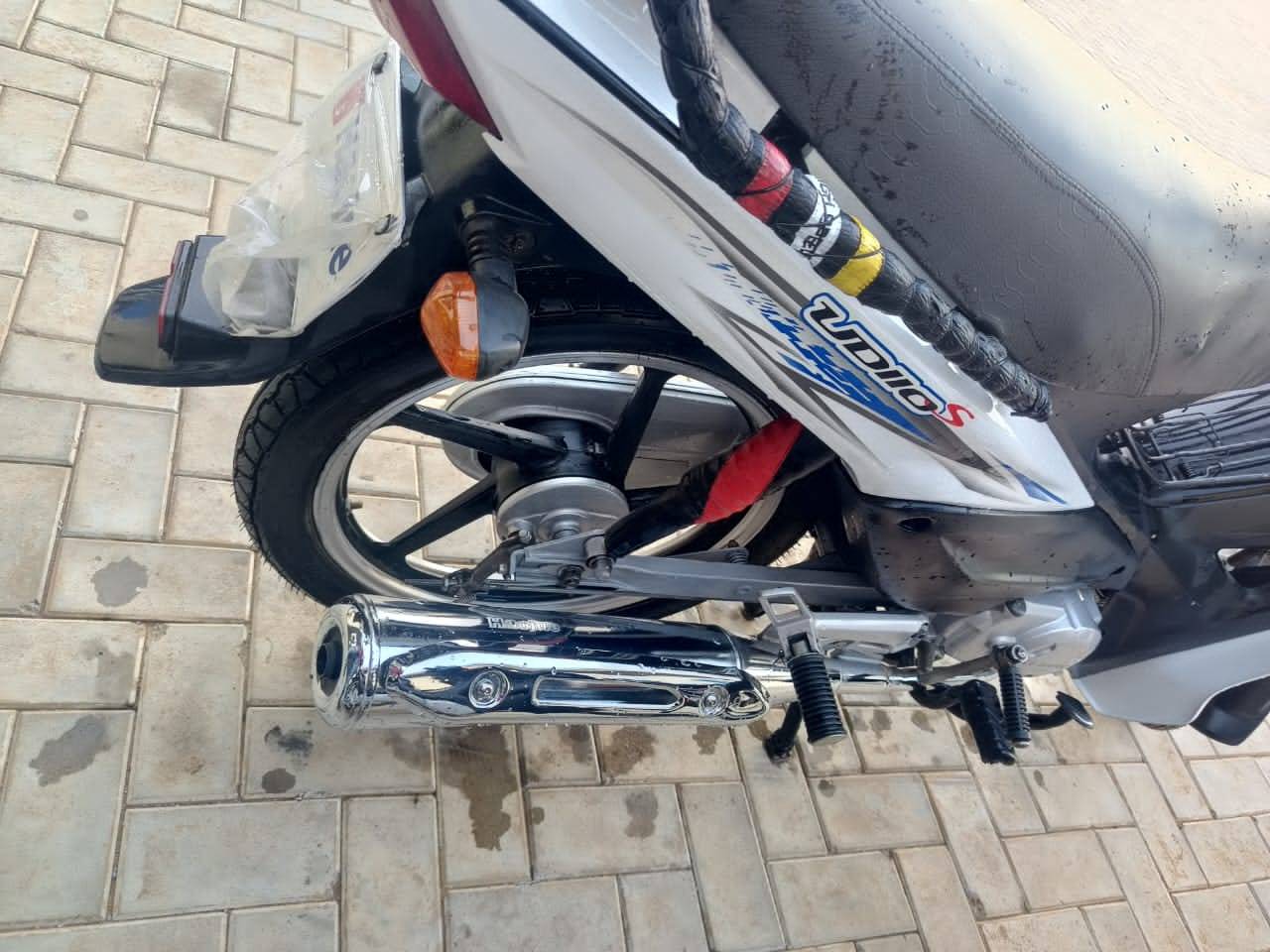 A picture of Haojue ud Amount 830k with sb 07073560943