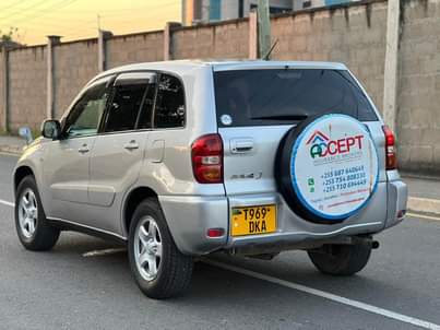 A picture of Toyota rav4 Cc1990 Year 2005 Android radio New tyres Mint