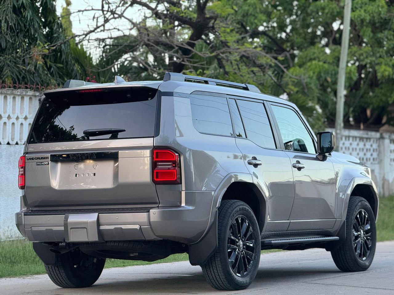 A picture of TOYOTA PRADO LANDCRUISER DRAND Price 320 000 000 Million Chassis