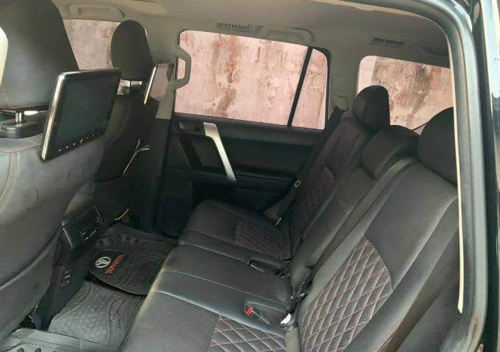 A picture of Prado 2021 direct Super clean