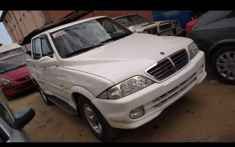 A picture of Musso sport 2005
