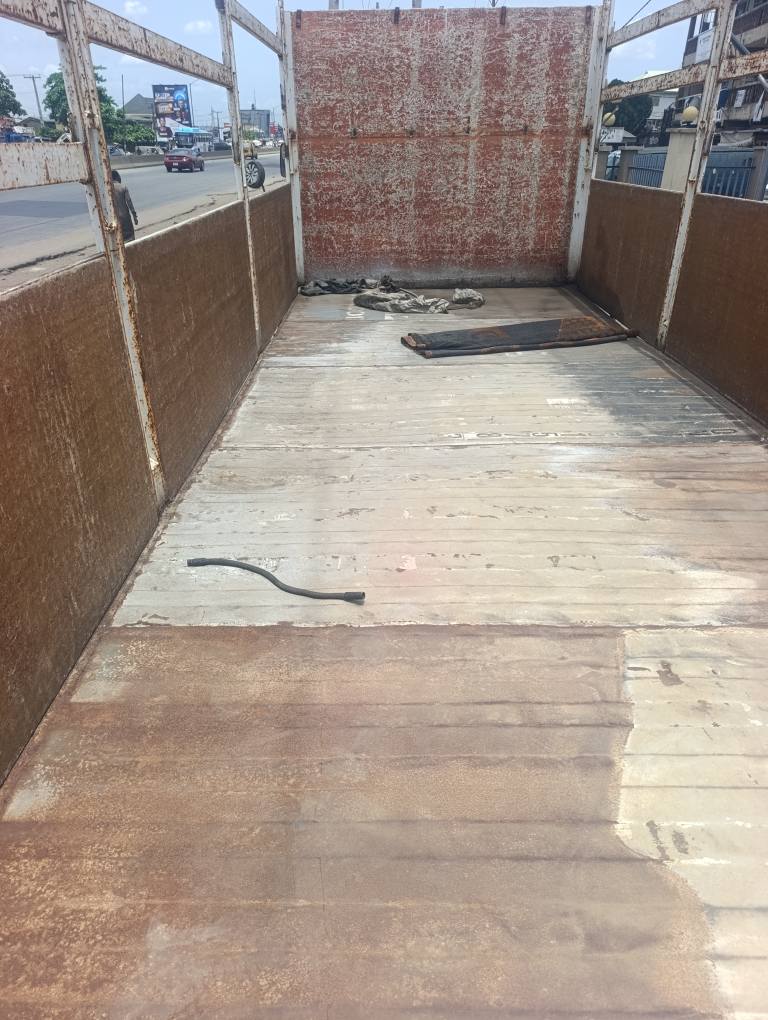 A picture of Nissan Truck