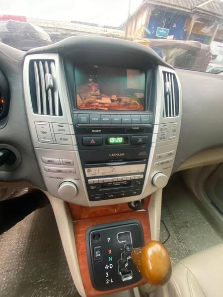 A picture of 2005 Lexus RX 330
