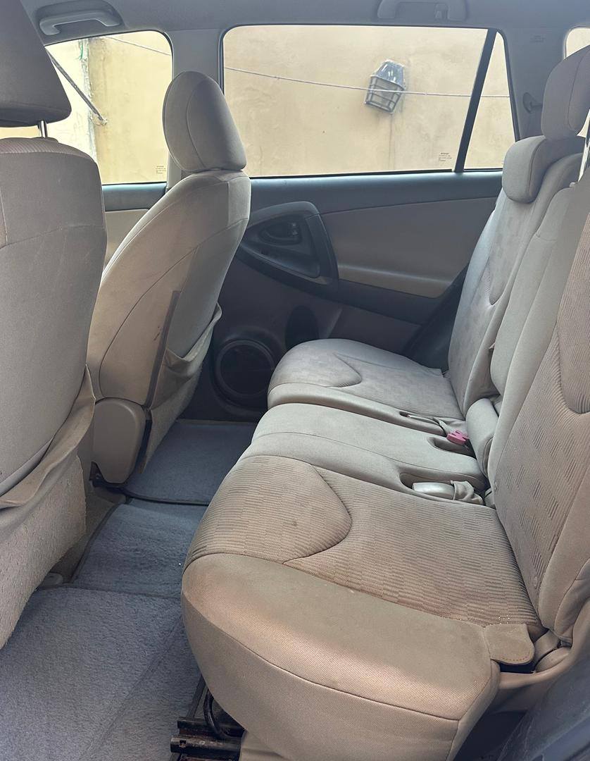A picture of Toyota RAV4 2010
