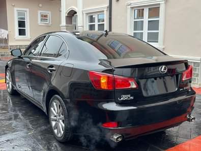 A picture of WOW This is premium standard lexus is250 2010 model fully