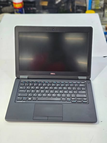 A picture of Dell latitude 7250