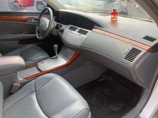 A picture of Sharp registered 2009 Toyota Avalon limited edition in perfect working
