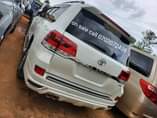 A picture of Land cruiser V8 petrol push to start on sale you