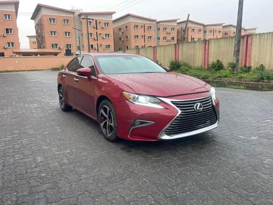 A picture of 2014 Lexus Es350 registered upgraded 2018