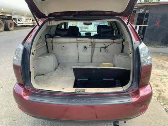 A picture of Belgium Standard 2006 Lexus RX330 in pristine condition with everything