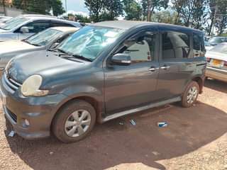 A picture of TOYOTA SIENTA