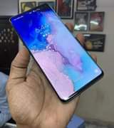 A picture of Samsung S10 plus clean