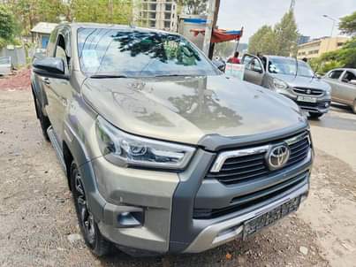 used toyota hilux