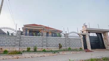 A picture of House for sale in KIRA NSASA