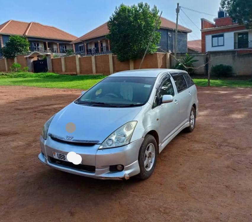 A picture of TOYOTA WISH UBB