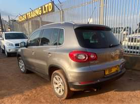 A picture of VW Tiguan 2009 still in perfect condition 27m call whatsapp