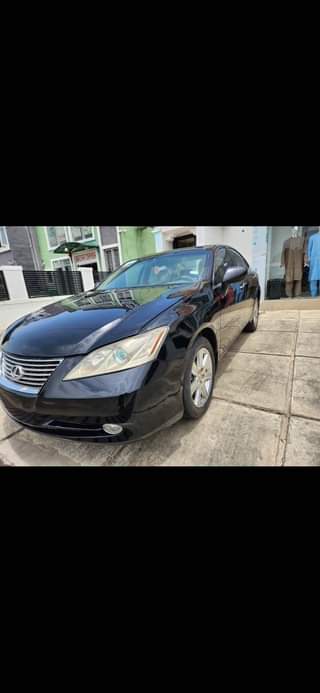 A picture of LEXUS ES350