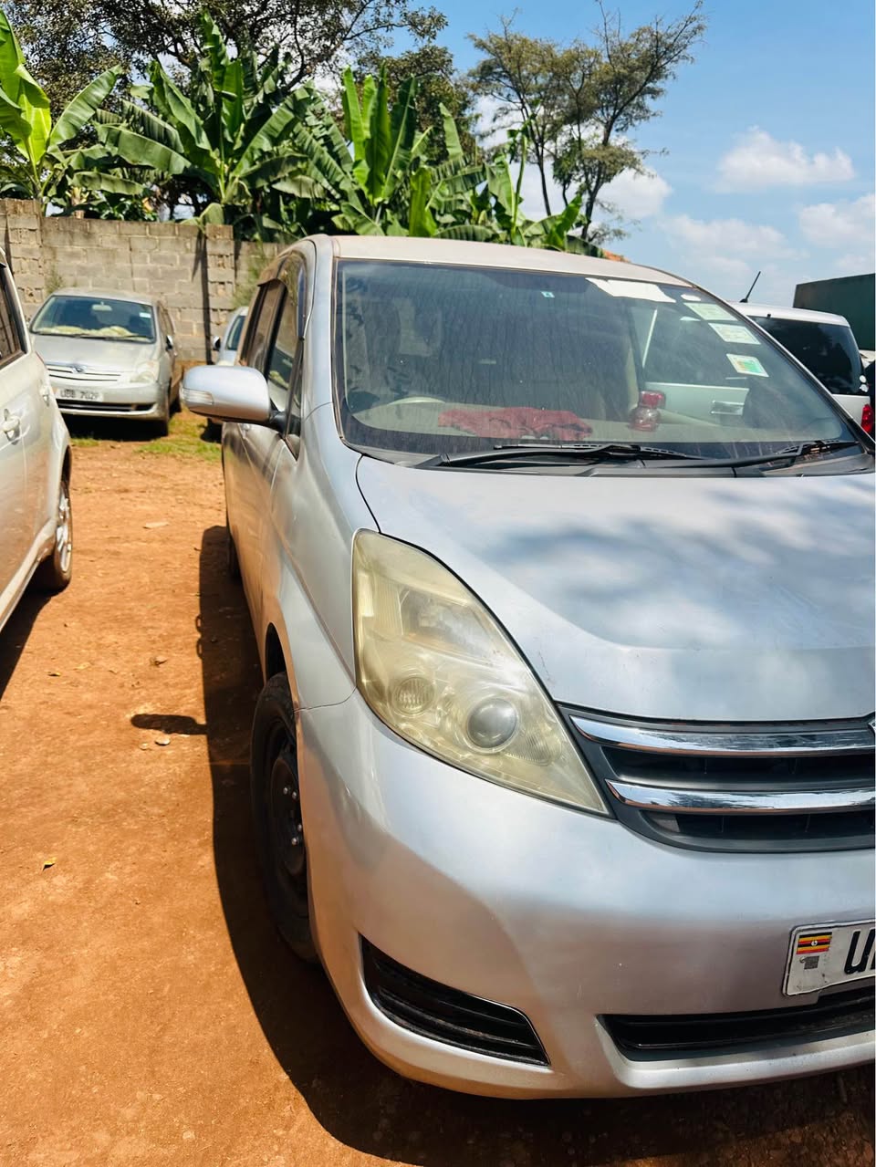 A picture of Toyota isis