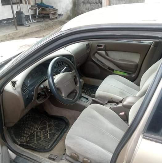 A picture of Toyota Camry orobo