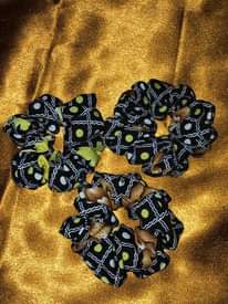 A picture of Scrunchies vibanio