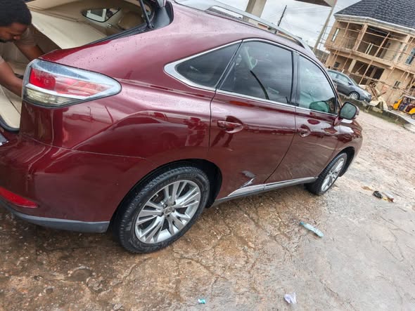 A picture of Distress Tokunbo Lexus Rx350 2013 model