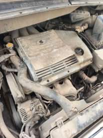 A picture of Toyota sienna 02 engine tapping at the top in first