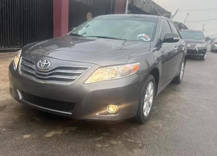A picture of 2011 Toyota Camry registered reverse camera v6 engine PRICE 6