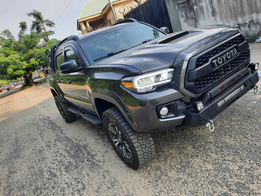 A picture of Toyota Tacoma 2017