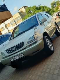 A picture of Toyota Harrier 2 2Cc on Sale 10 5million slightly negotiable