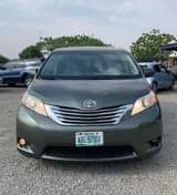 A picture of Toyota Sienna 2010 Model