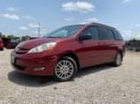 A picture of Toyota Sienna Le 2097