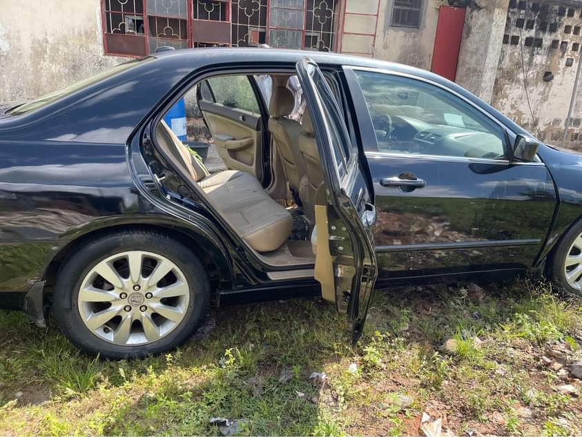 A picture of Honda Accord Discusses continue