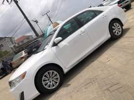 A picture of 2012 Toyota Camry White