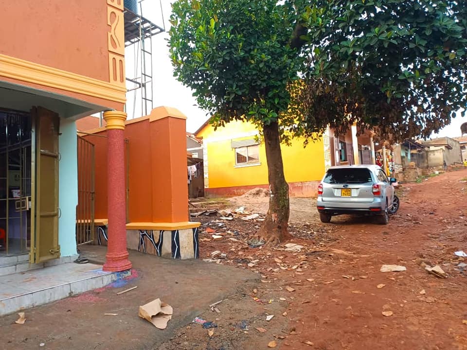 A picture of 45M UGX 2 DOUBLE ROOMED SHOPS FOR SALE 