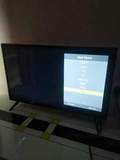 A picture of Smartec flat screen TV 32 inch
