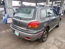 A picture of 2005 Mistubushi outlander