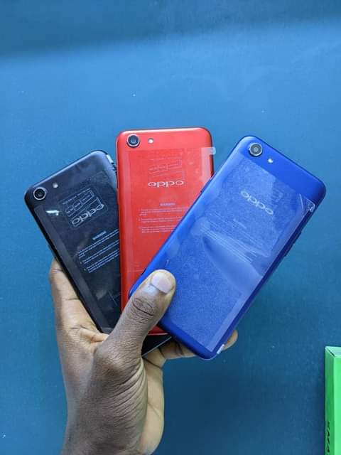 A picture of Oppo A83