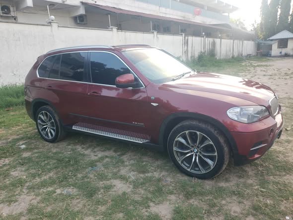 A picture of BMW X5 E70