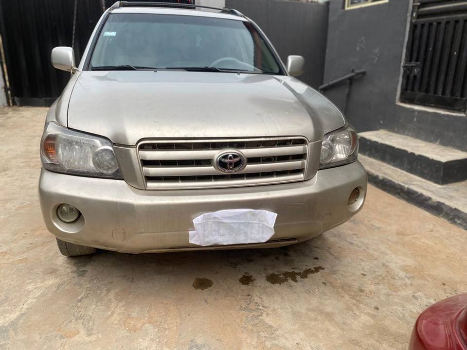 A picture of Toyota Highlander 2005