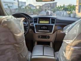 A picture of CLEAN TITLE MB ML350 2011 12 model Everywhere good First